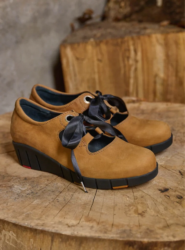 wolky low lace up shoes 01781 boston 10360 camel nubuck sfeer